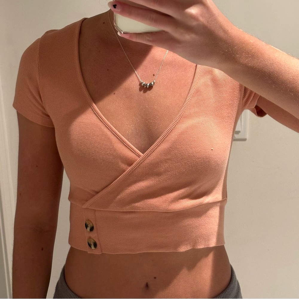 V-neck crop top